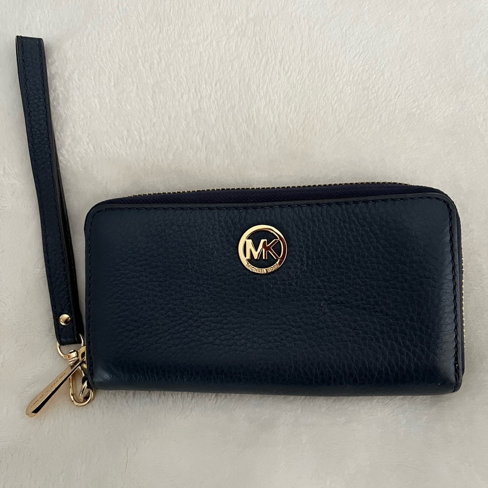 Michael Kors navy pebbled leather wristlet